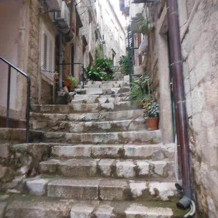 Tomasi Gostinjska kuća